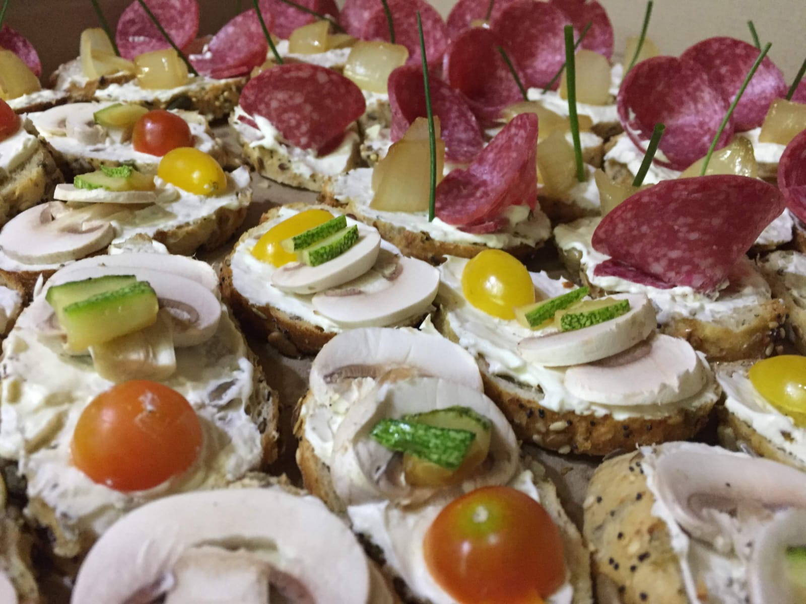 Bruschettas Gourmet Salami Champinon